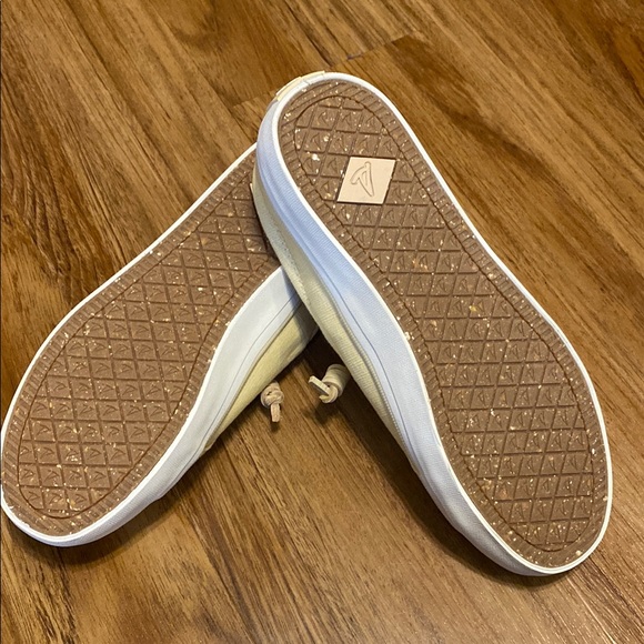 Sperry Yellow Shoes NWT 7.5 - Picture 2 of 3